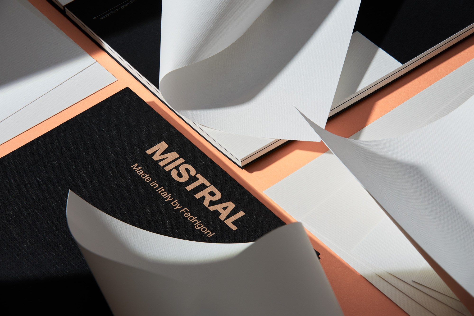 Fedrigoni Mistral®: Kertas klasik dengan sentuhan angin.
